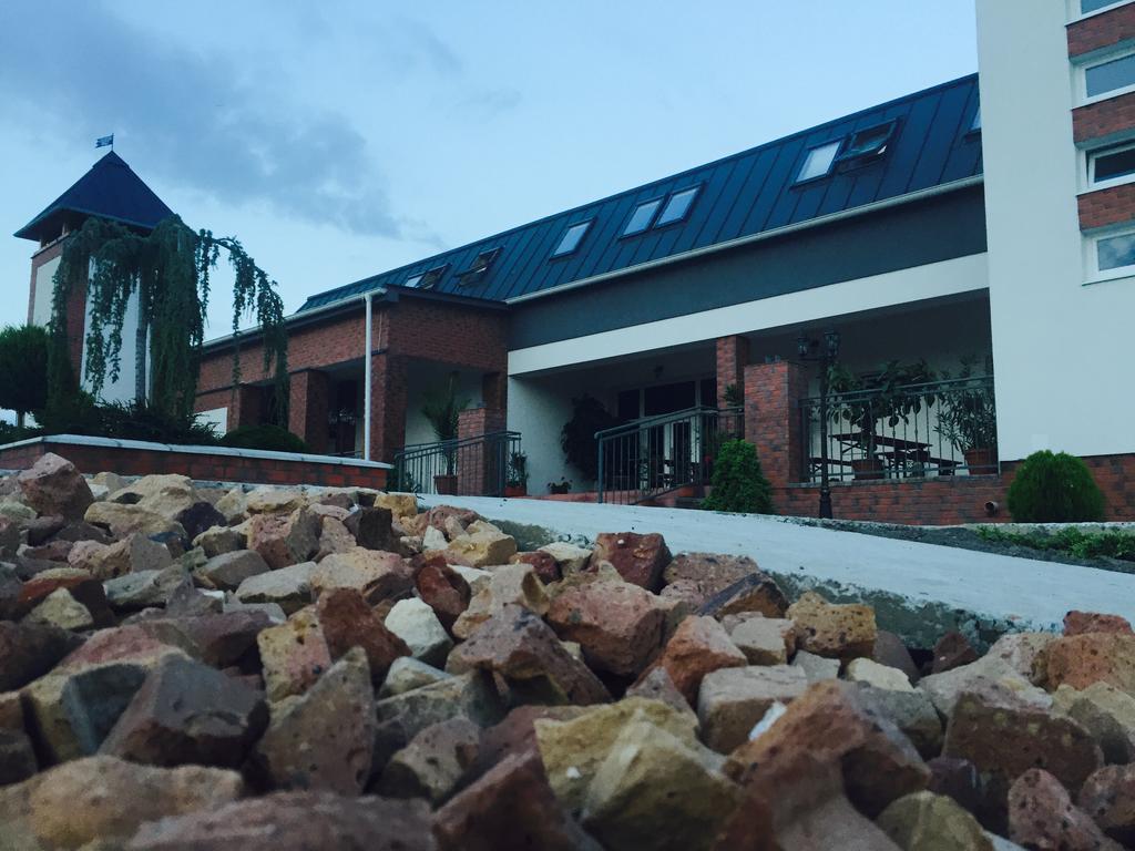 Guest House Hodus Vydrany Exterior photo