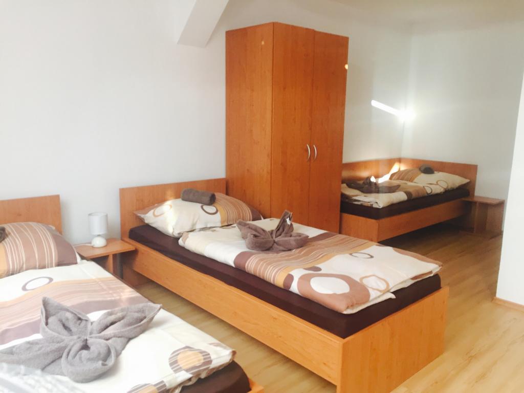 Guest House Hodus Vydrany Exterior photo